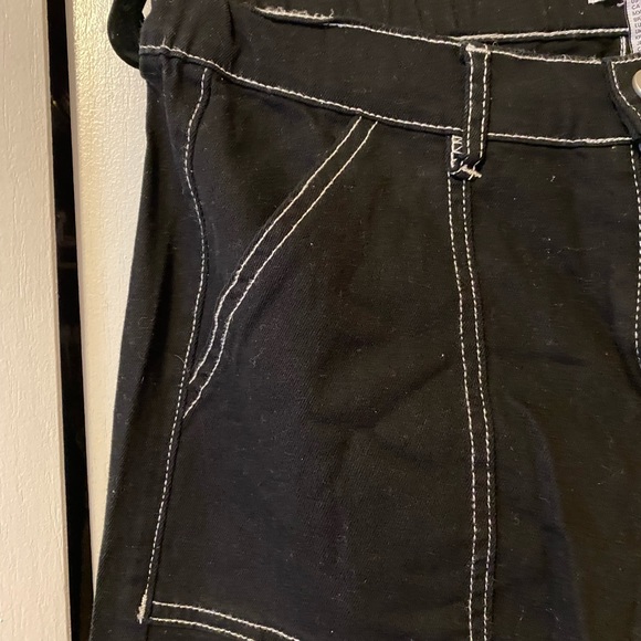 Forever 21 baggy cargo carpenter pants with white seams - Picture 3 of 4